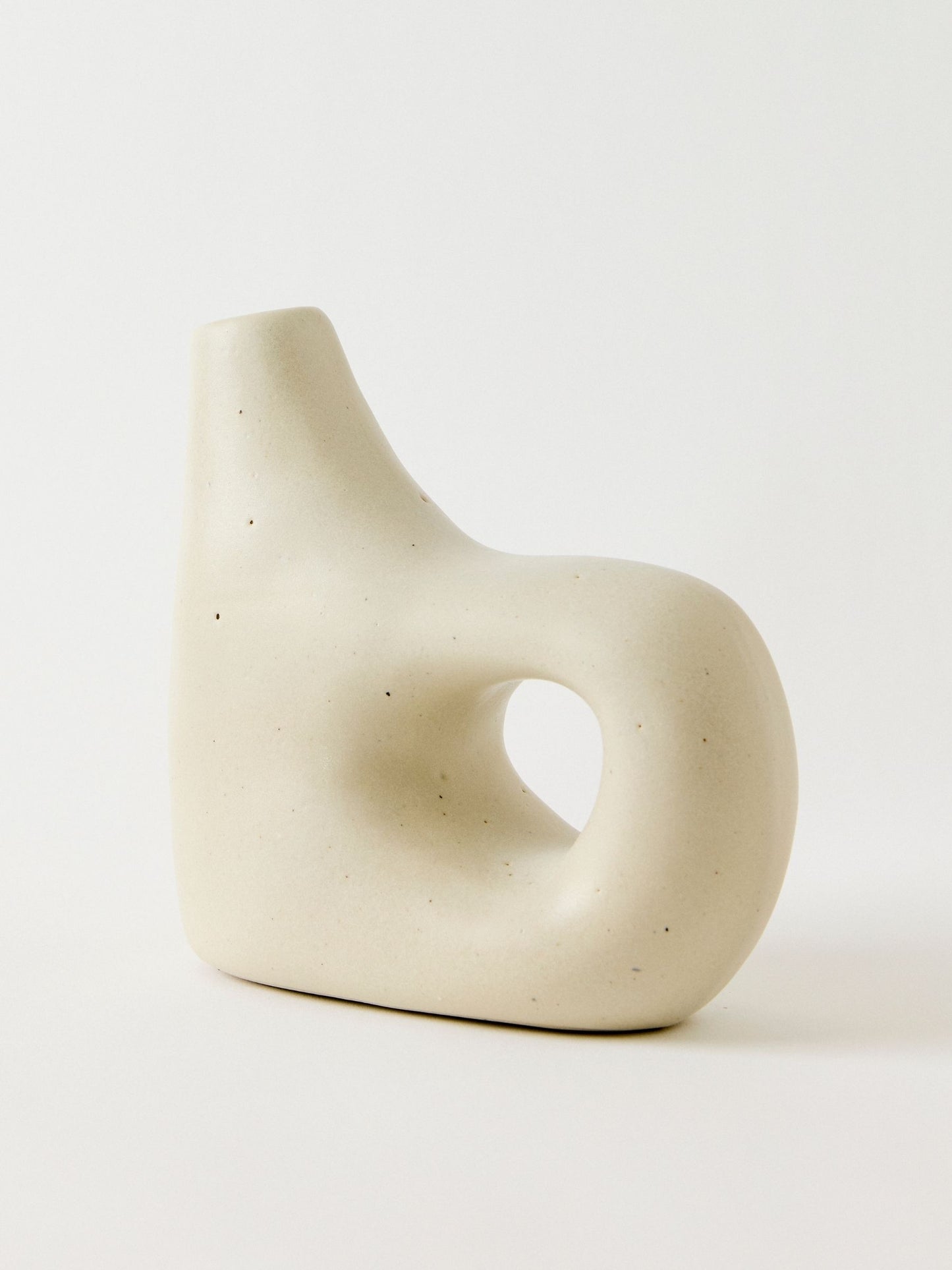 Garrafa – White Bone Ceramic Vessel