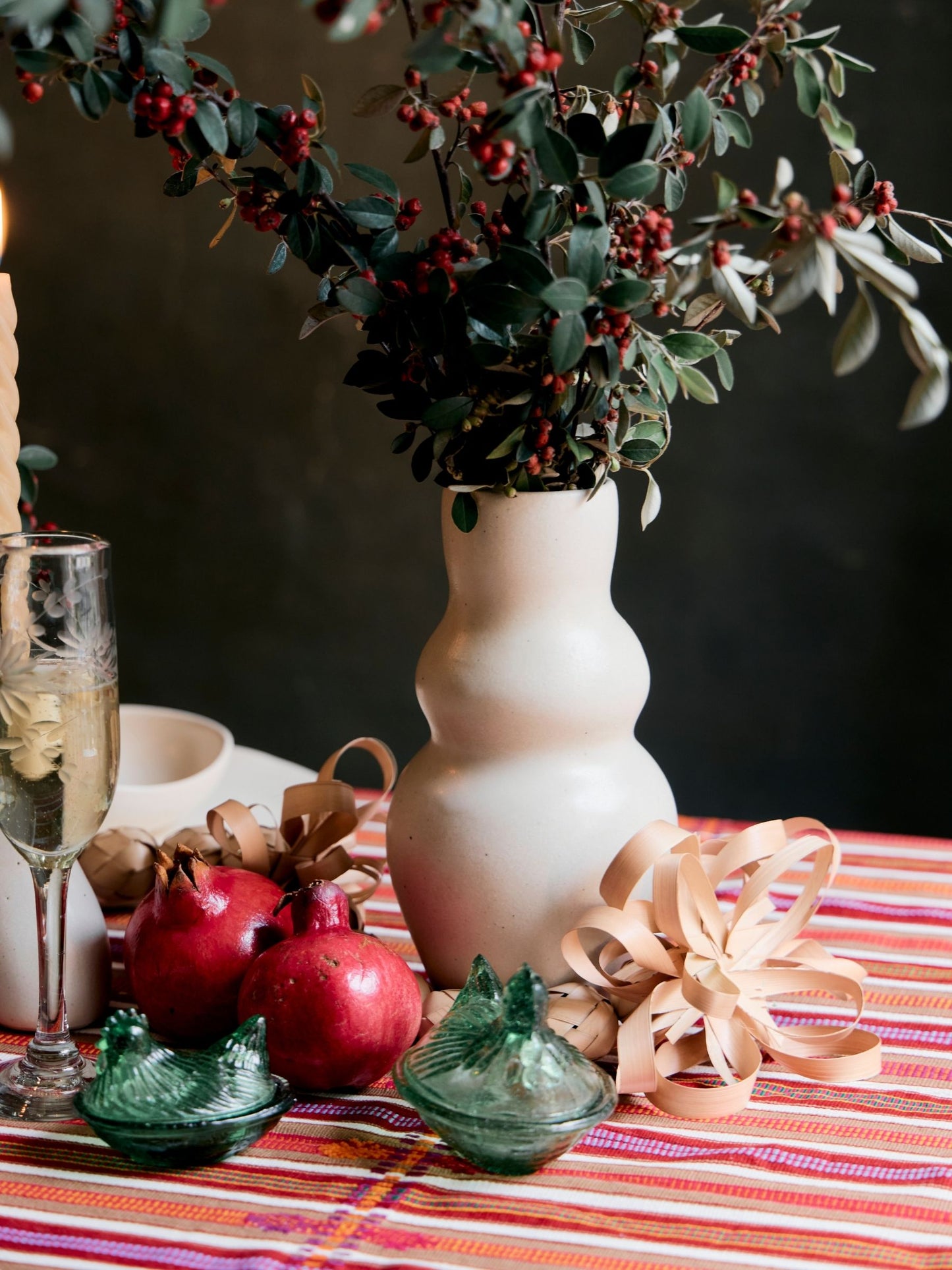 Diosa White Bone – Hand-Sculpted Ceramic Vase