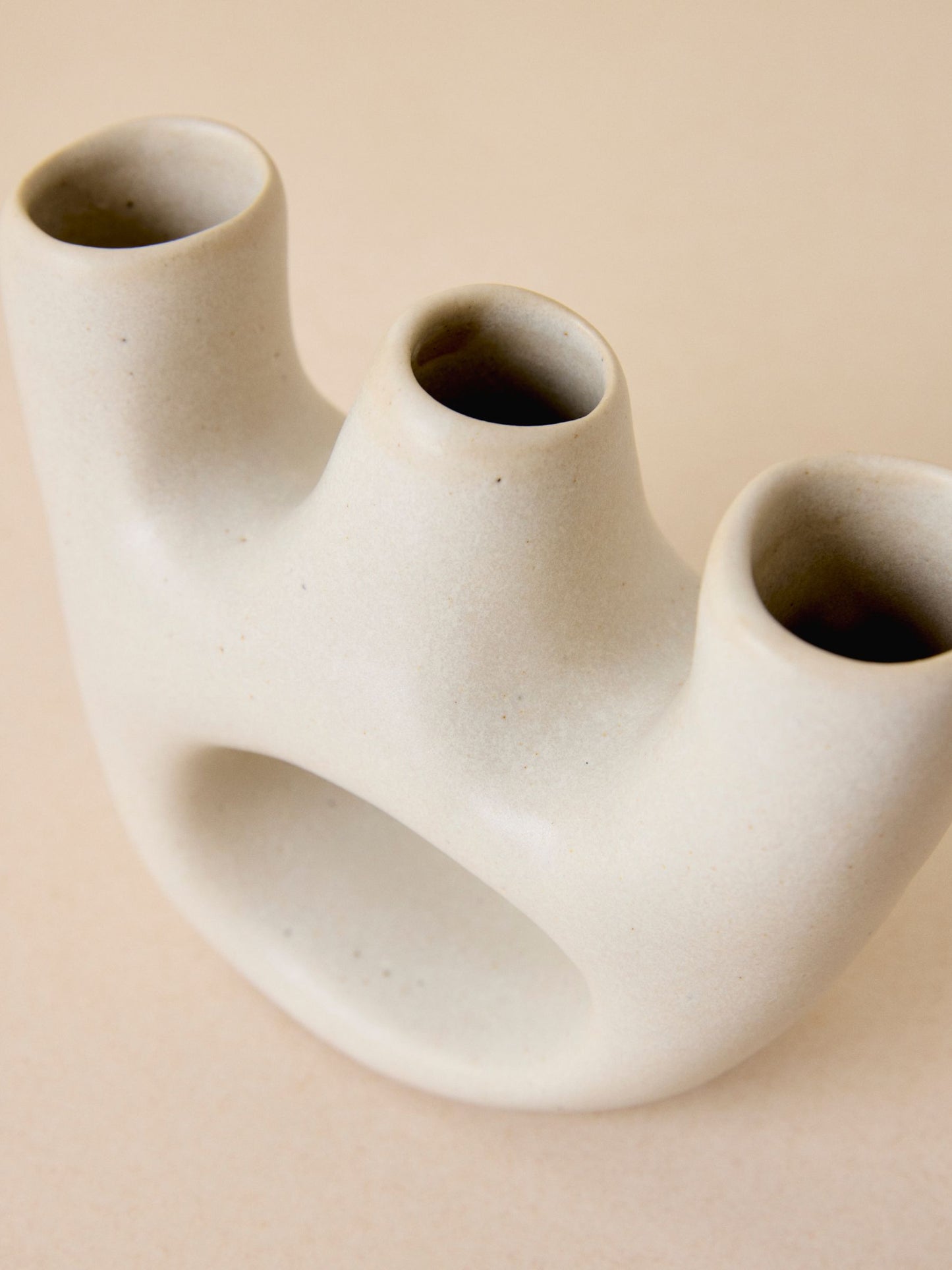 Gravedad – White Bone Sculptural Ceramic